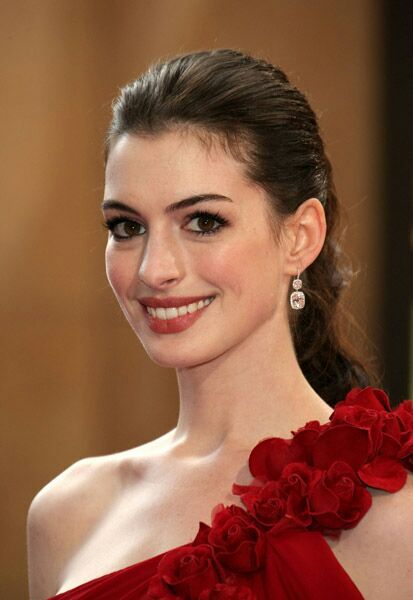 El clásico estilo de Anne Hathaway | Blog de moda, belleza y lifestyle