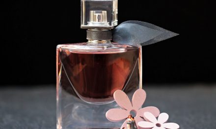 Cómo lograr que tu perfume dure más tiempo