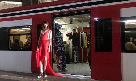 Mercedes-Benz Fashion Week México transforma al Tren Suburbano en una pasarela de moda